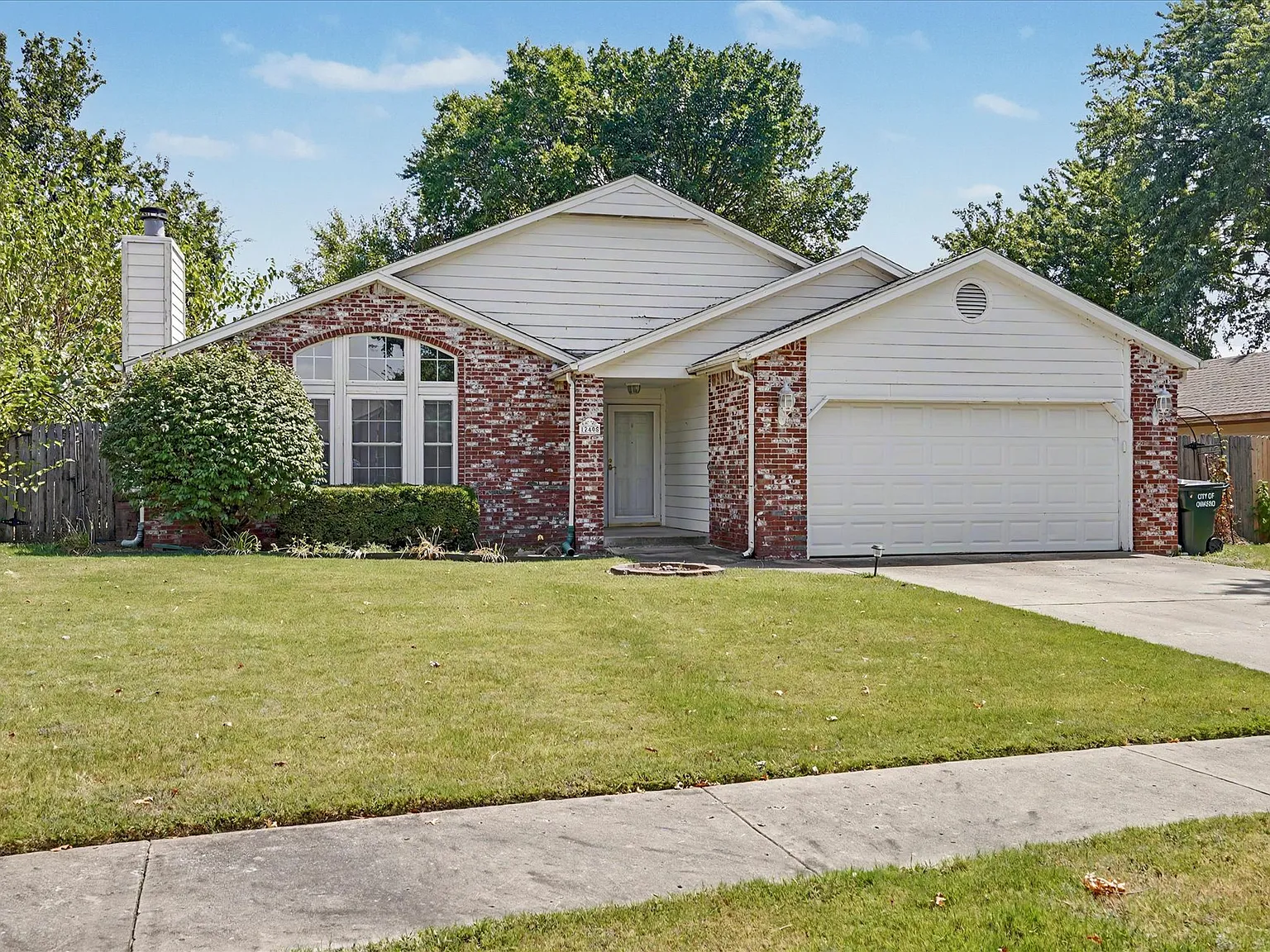 3 bed, 2.0 bath, 1599 sqft, $1,700 — Photo 2