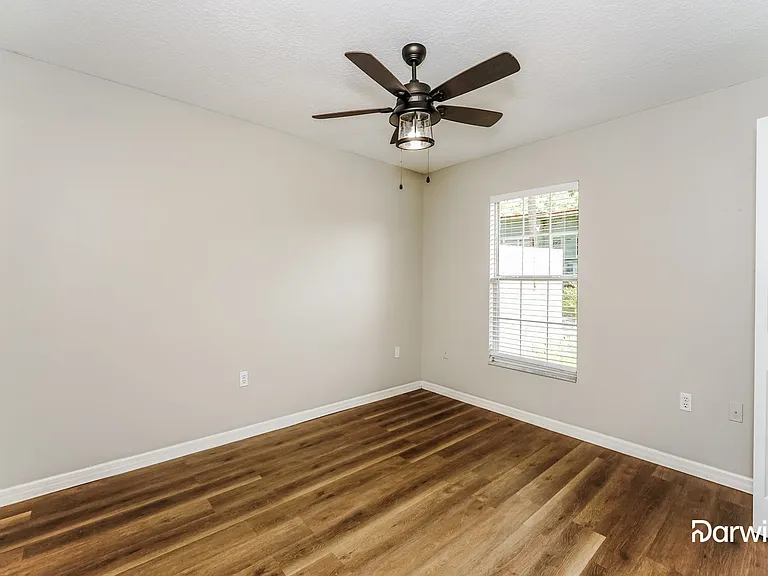 230 N Salisbury Ave — Photo 8