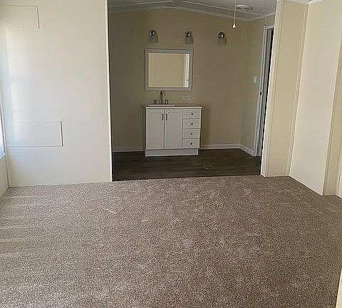 4th image of 20 Silver Pond Dr #20