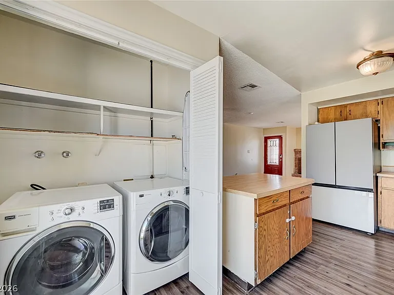 3917 W Oakey Blvd — Photo 11