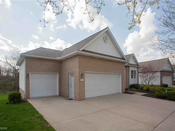 647 N Ridgecliff St, Tallmadge, OH 44278