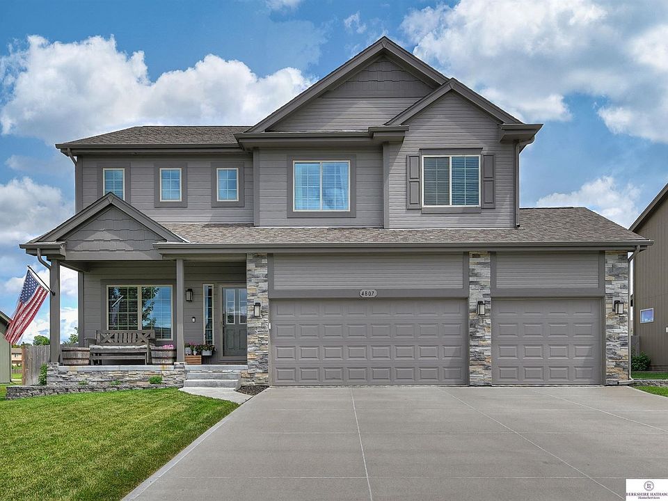 1st image of 4807 N 172nd St