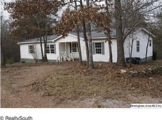 393 Ridgewood Forest Dr, Talladega, AL 35160