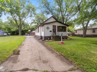 124 SW Circle Dr, Joliet, IL 60433