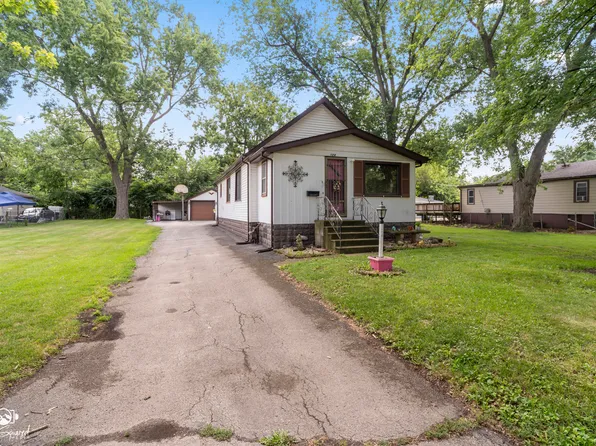 124 SW Circle Dr, Joliet, IL 60433