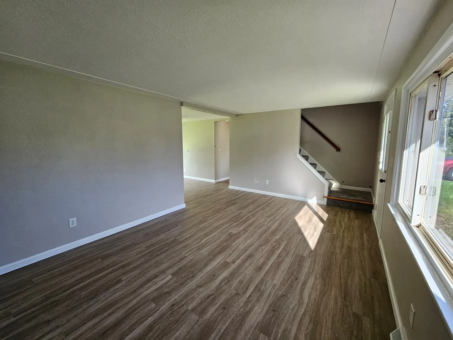 4 bed, 1.5 bath, 1300 sqft, $1,700 — Photo 3