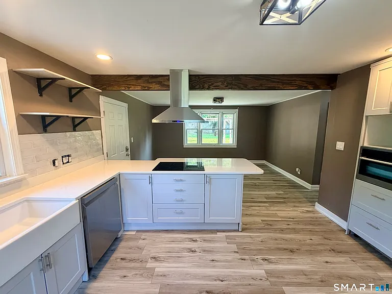 68 Alexander Dr — Photo 12