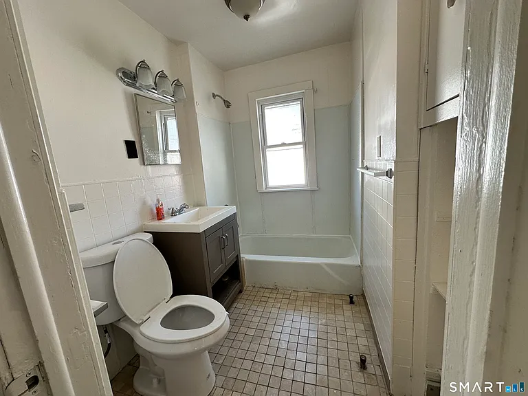 15-17 Beacon St #2 — Photo 6