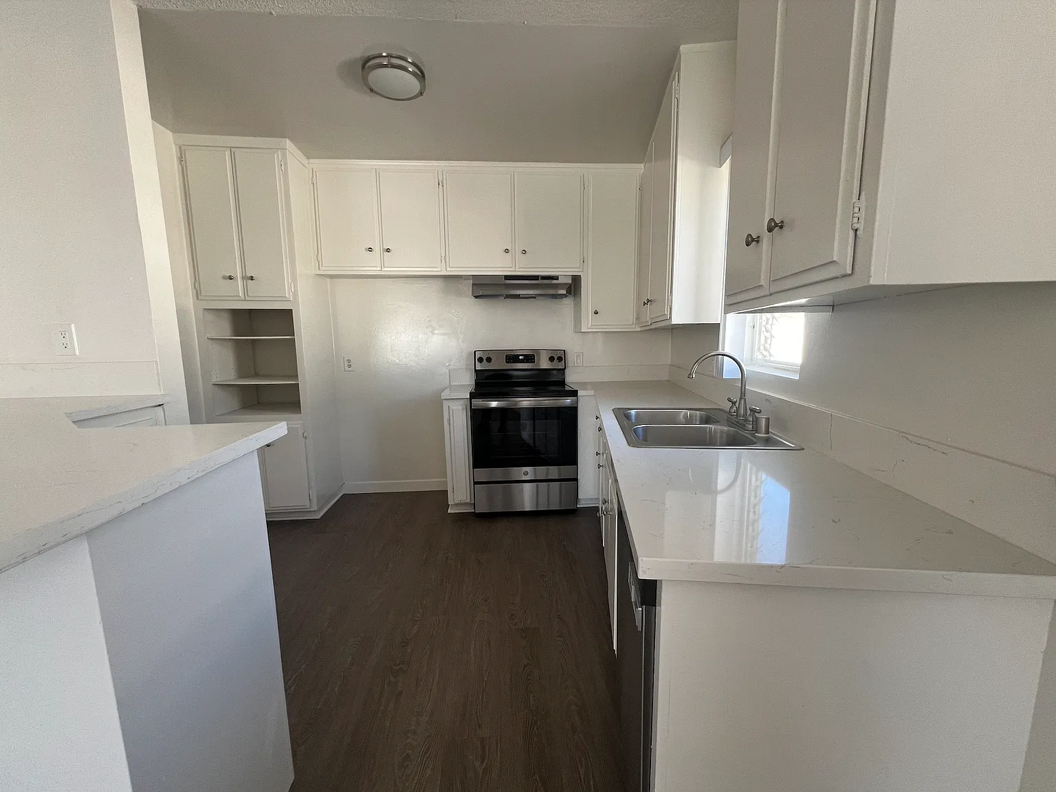 Kennington Apartments — Photo 3