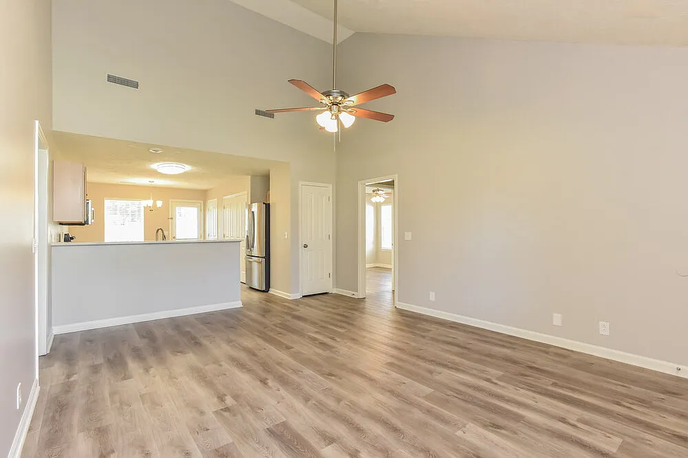 3 bed, 2.0 bath, 1284 sqft, $1,980 — Photo 3