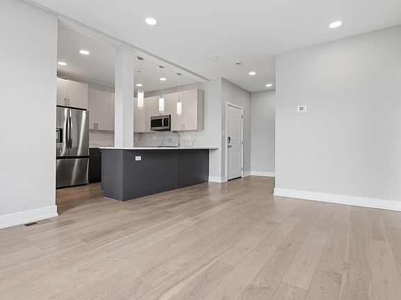 3rd image of 1111 S 24th St #103