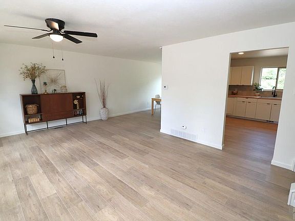 5th image of 3218 Northridge Dr