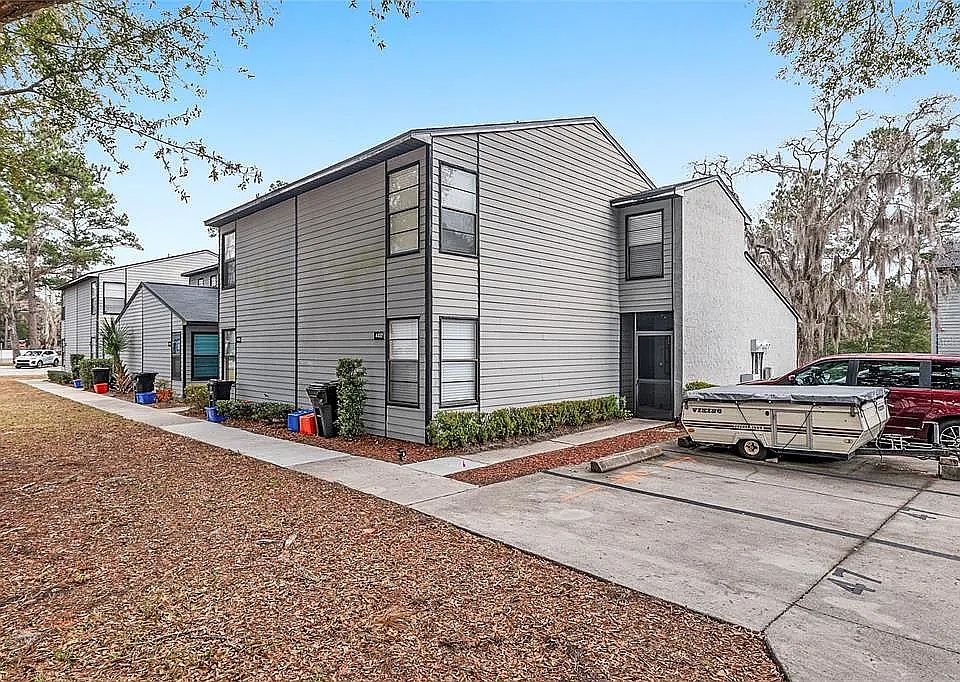 1st image of 4417 SW 21st Ln