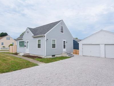 223 Maple Ave, Newport, RI, 02840