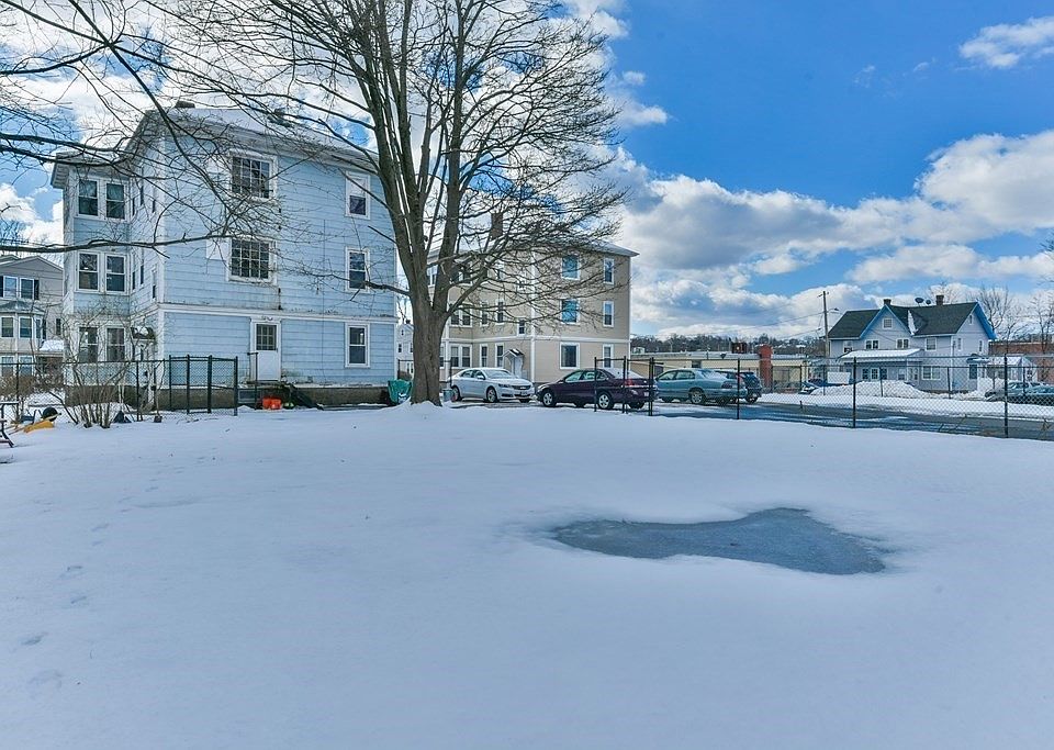 42 Stafford St Worcester, MA, 01603 Apartments for Rent Zillow