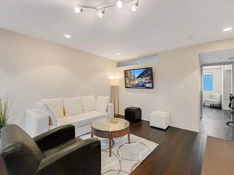 904 West Ave #212 — Photo 4