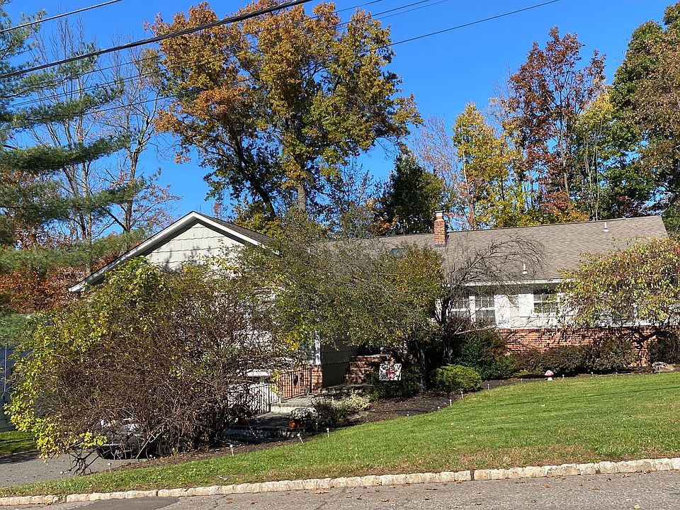 2nd image of 12 Arverne Rd