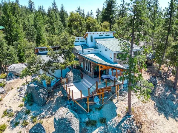 22800 Eagles Nest Dr, Idyllwild, CA 92549