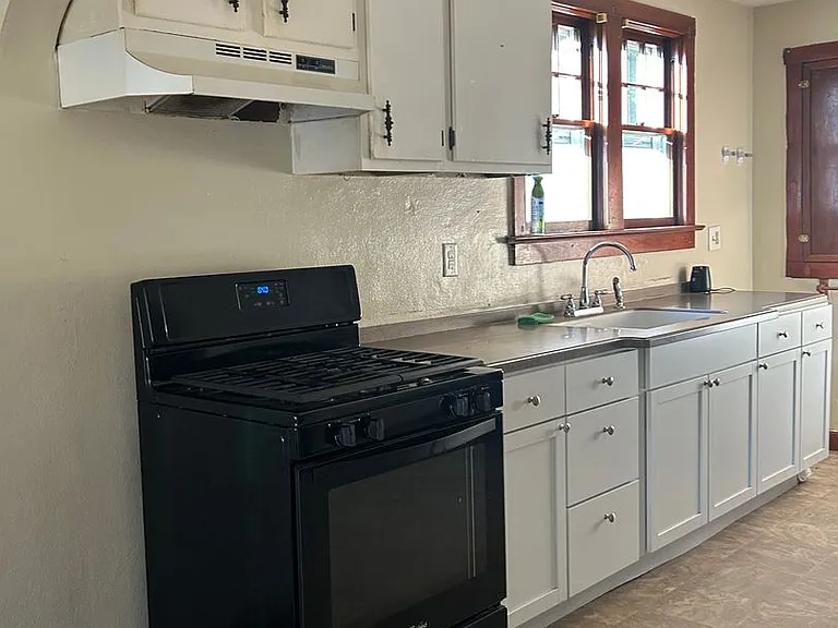 729 Union Ave — Photo 4