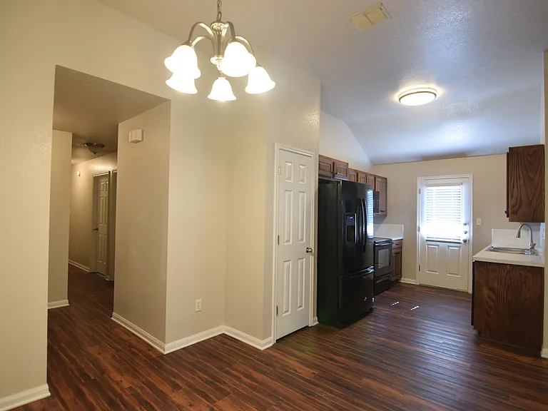 713 Olaf Dr, Temple — Photo 3
