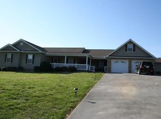 101 Smokey View Ln, Newport, TN 37821
