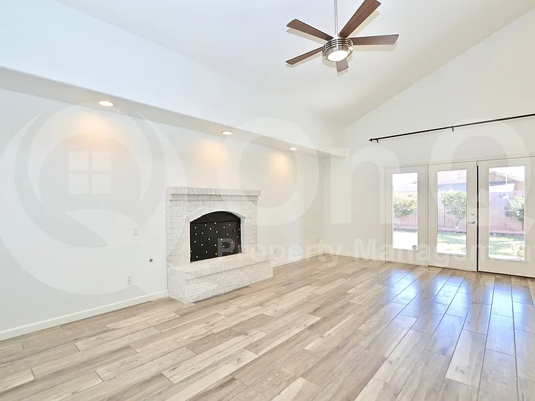 6629 W Rose Garden Ln — Photo 20
