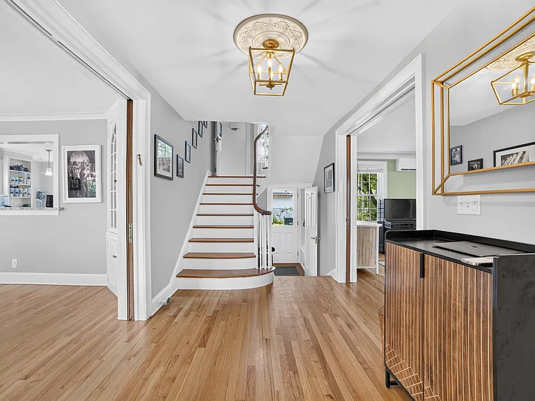44 Elizabeth St — Photo 4