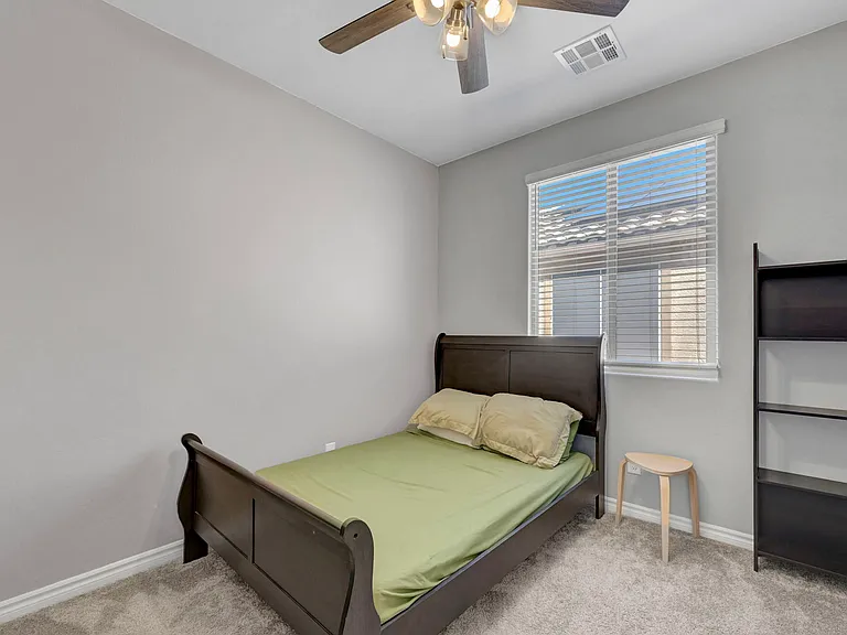 12321 Silvana St — Photo 32