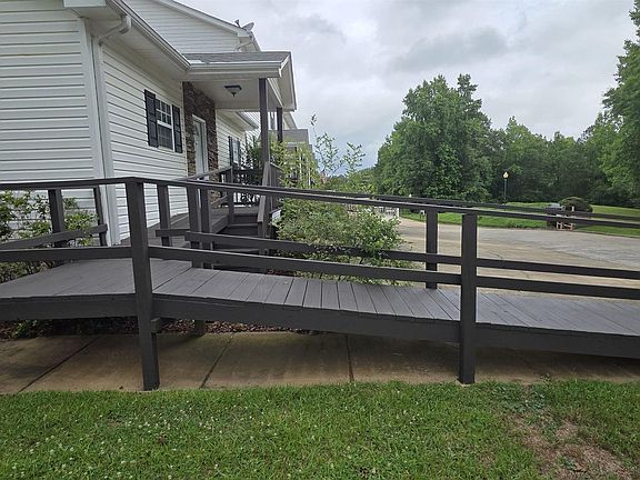 3rd image of 219 Pleasure Point Rd #B1