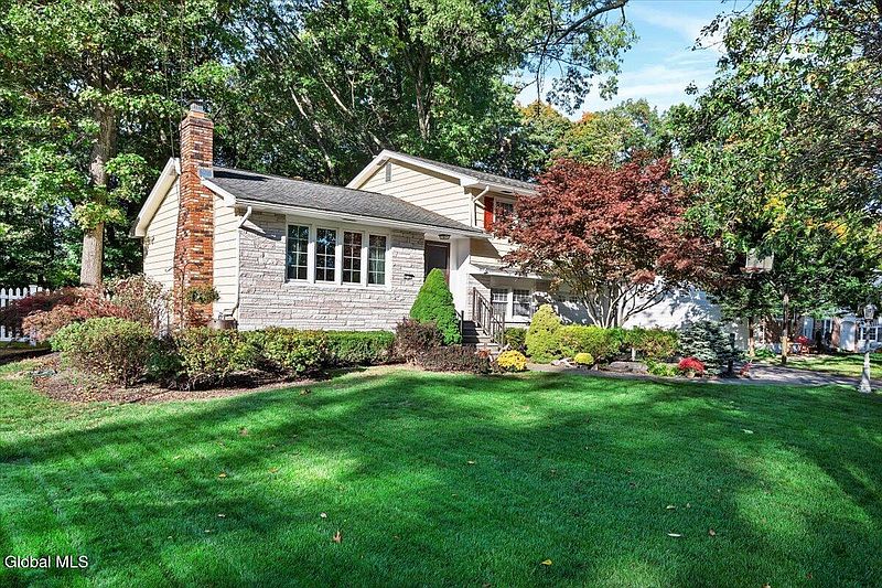 2nd image of 52 Scotchpine Drive