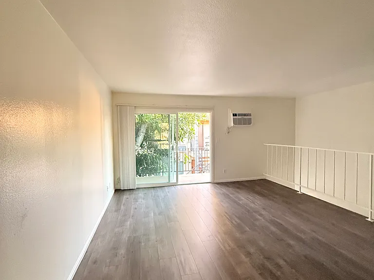 5962 Kingman Ave #5 — Photo 2