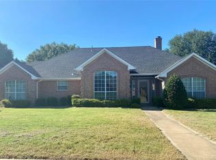 100 Hillside Dr, Forney, TX 75126