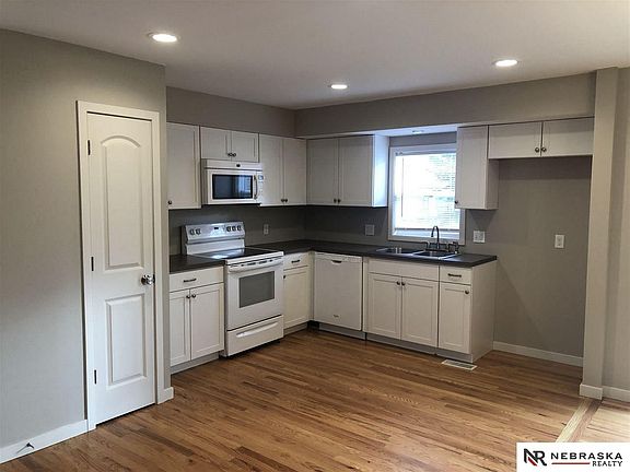 4th image of 2405 S 123rd Ave