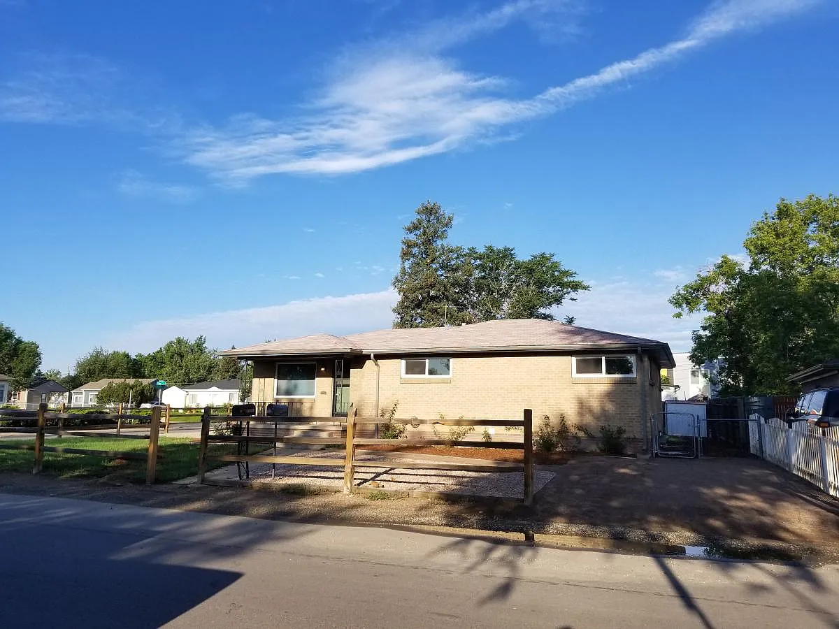 2 bed, 1145 sqft, $2,200 — Photo 3