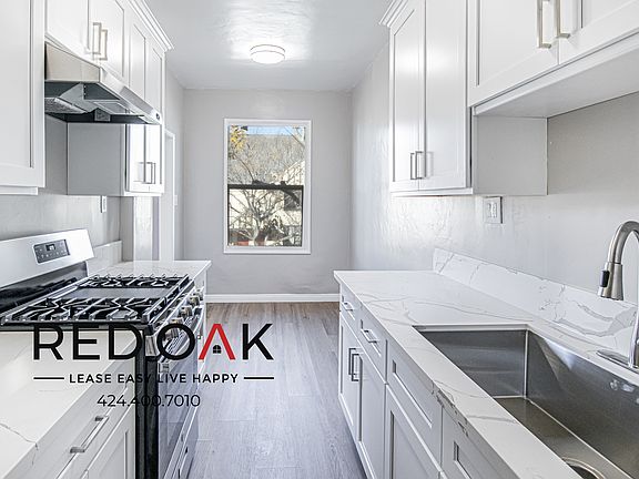 5th image of 366 N Hayworth Ave #207