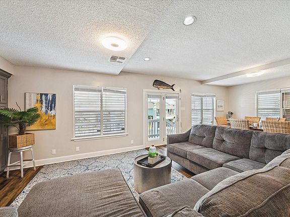 4th image of 1330 Coral Way