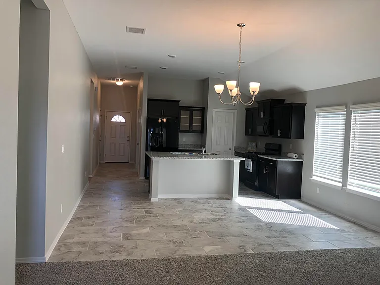 825 Whitebrush Dr — Photo 4