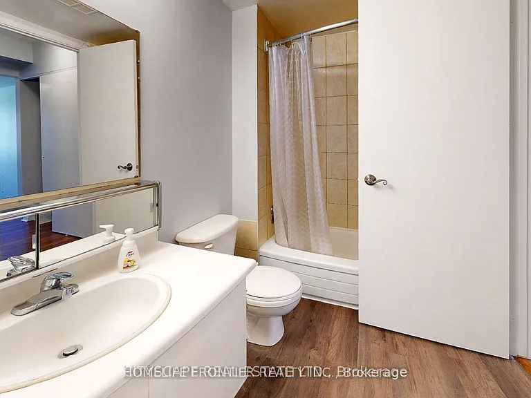 1450 Glen Abbey Gate #922 — Photo 8