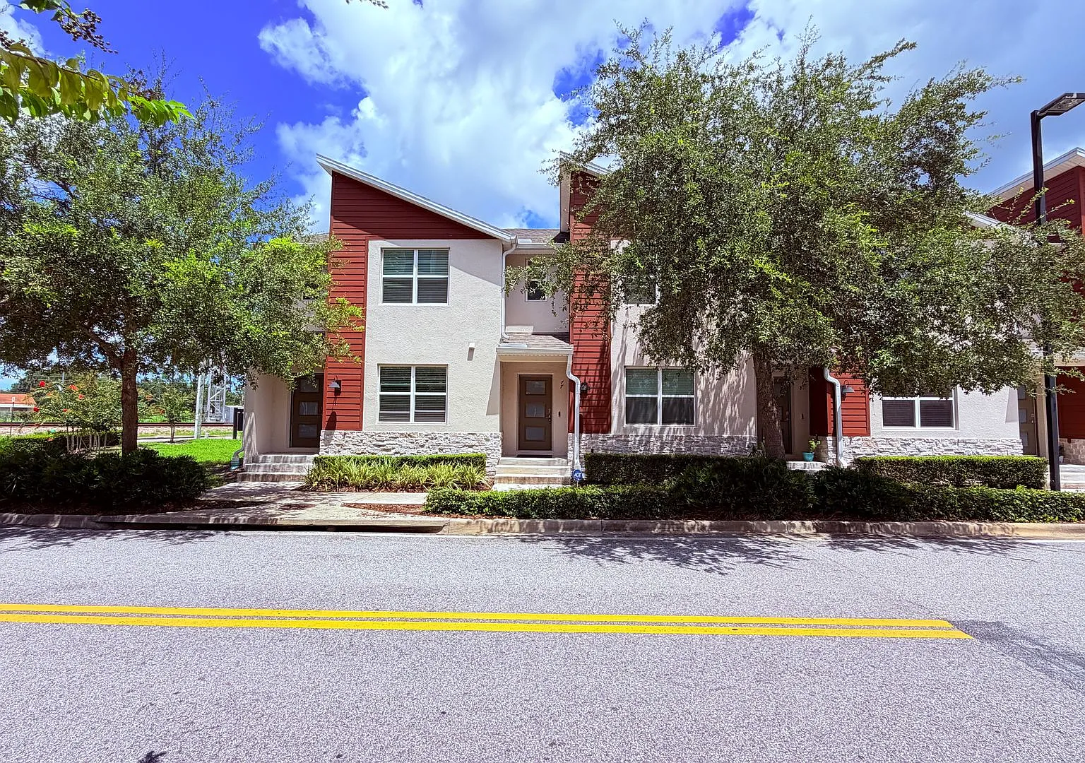Longwood Townhouse Available Now! — Photo 2
