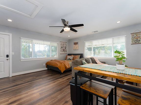4th image of 6930 Mariposa Ave #6930