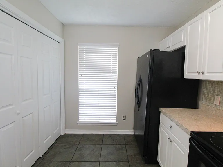 7680 Chablis Cir — Photo 6