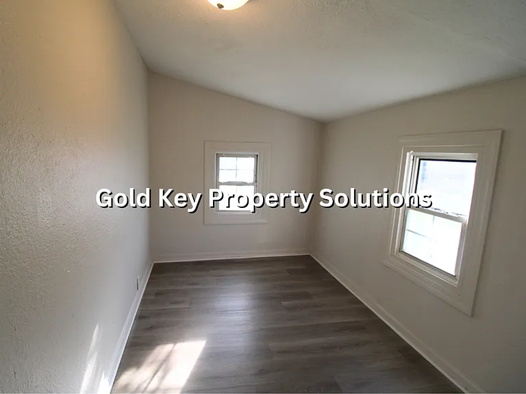 2223 Chase St — Photo 15