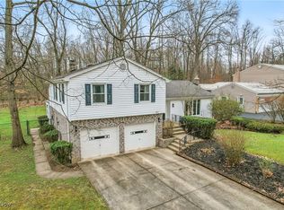 2033 Burning Tree Ln, Youngstown, OH 44505