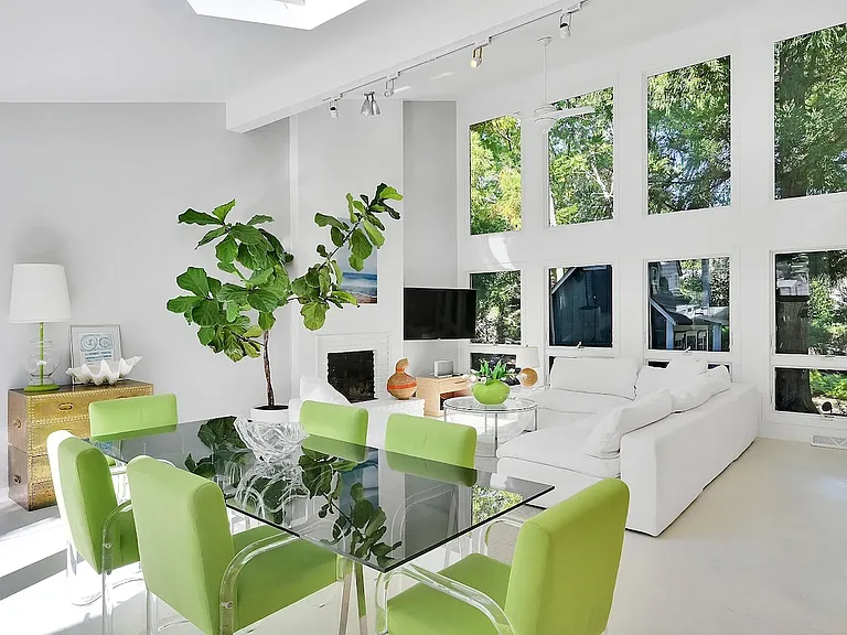 33 Bayberry Ln — Photo 3