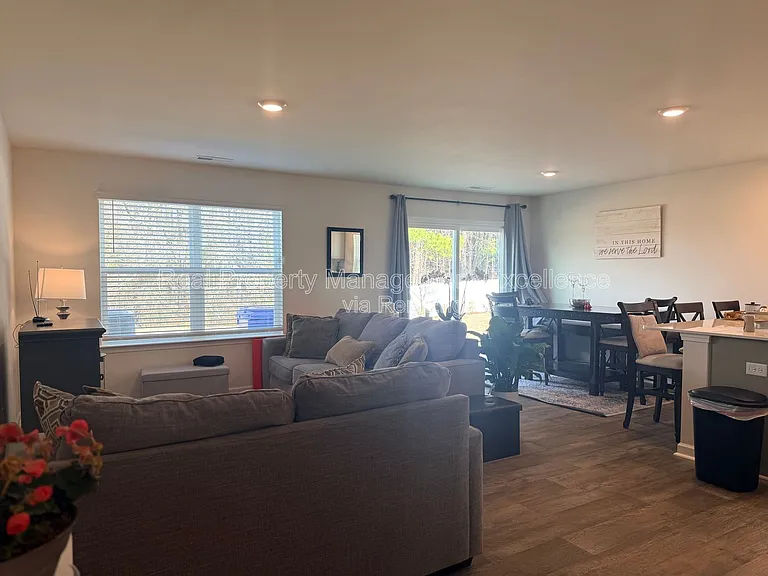 58 Sweet Meadow Rd — Photo 3