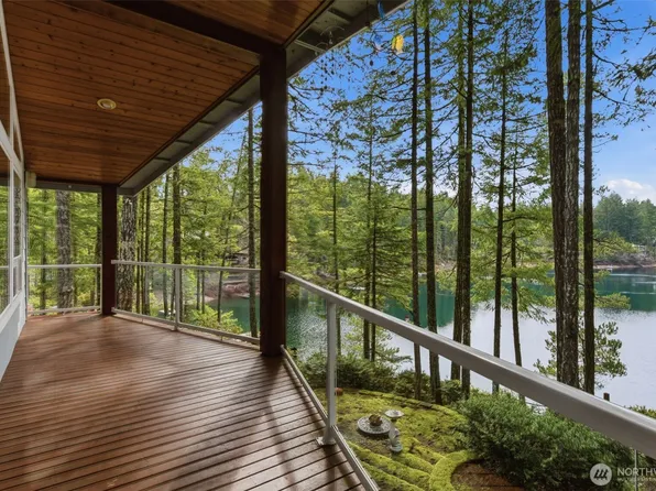 551 NE Lakeshore Drive S, Tahuya, WA 98588