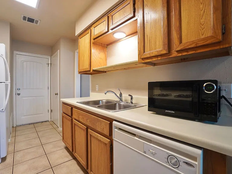 7602 Woodstone Cv #A — Photo 11