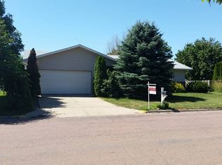 409 2nd St SW, Wagner, SD 57380