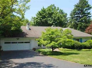 1546 Hillcroft Ln, York, PA 17403