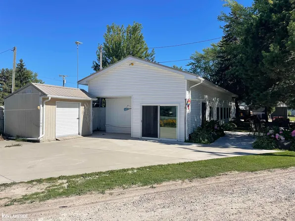 6946 Terry Lee Dr, Caseville, MI 48725
